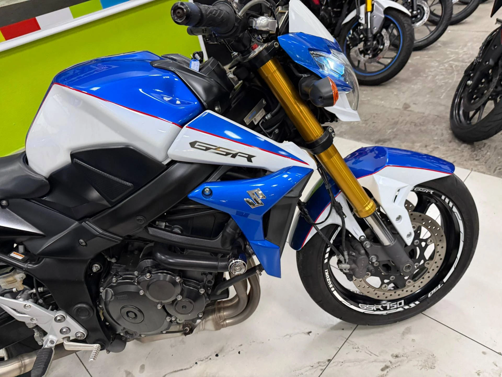 SUZUKI GSR 750ZA