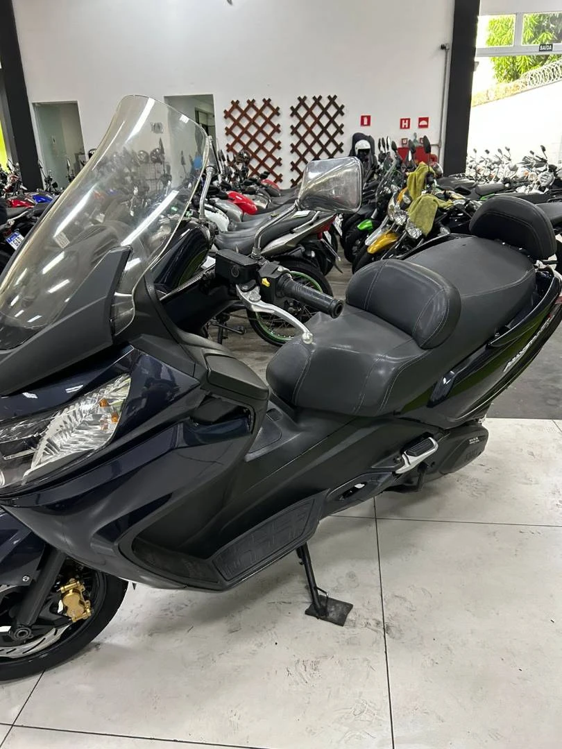 DAFRA MAXSYM 400i