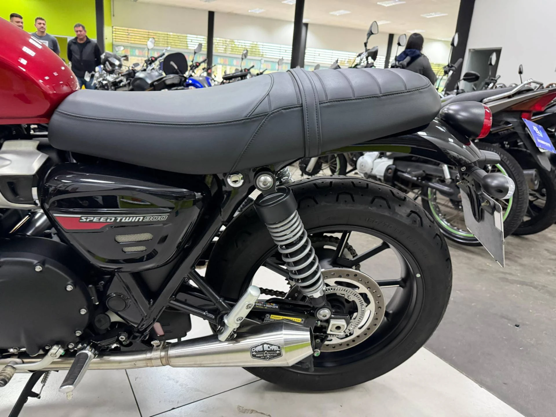 TRIUMPH SPEED TWIN 