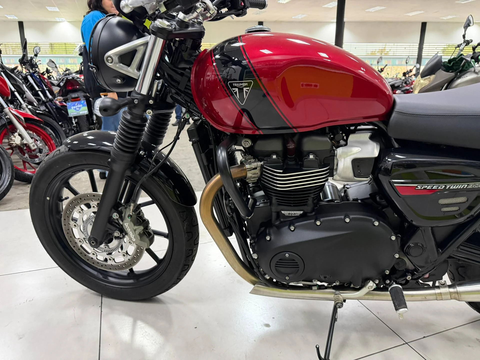 TRIUMPH SPEED TWIN 