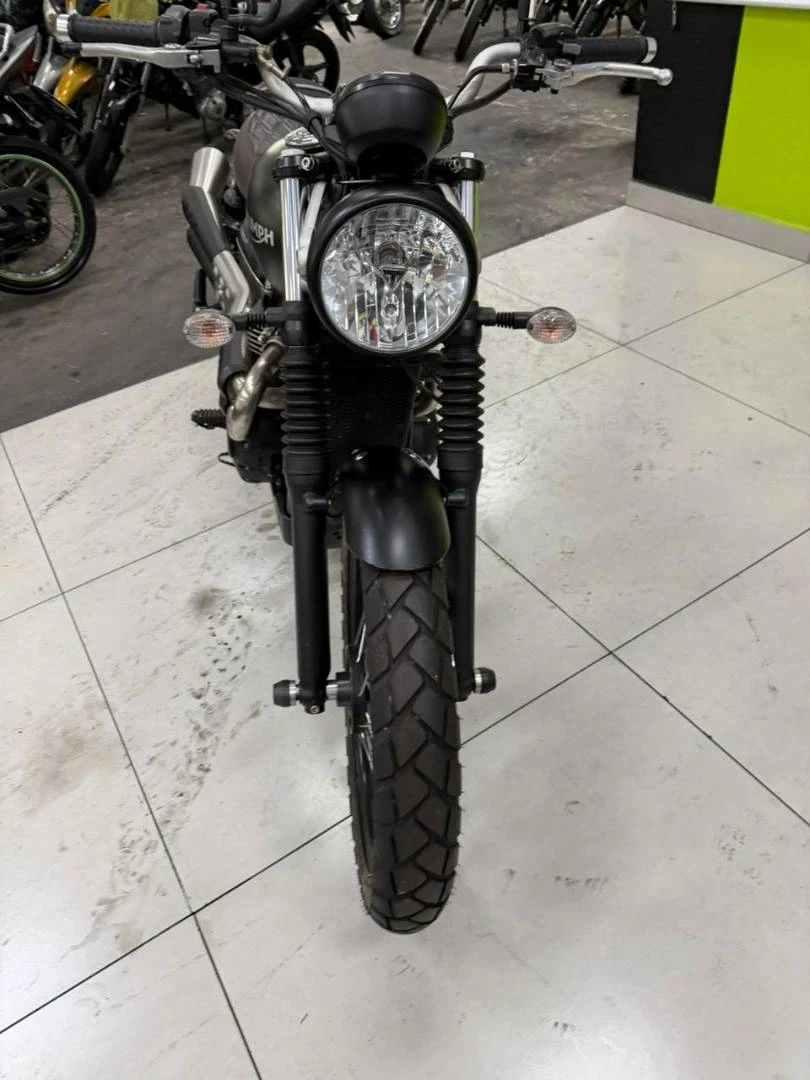 TRIUMPH SCRAMBLER 900