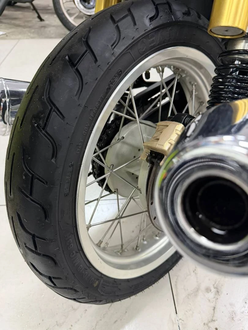 ROYAL ENFIELD INTERCEPTOR 