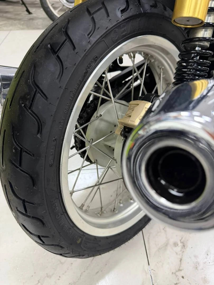 ROYAL ENFIELD INTERCEPTOR 