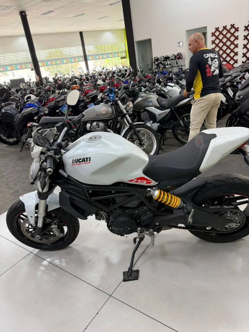 DUCATI MONSTER 797