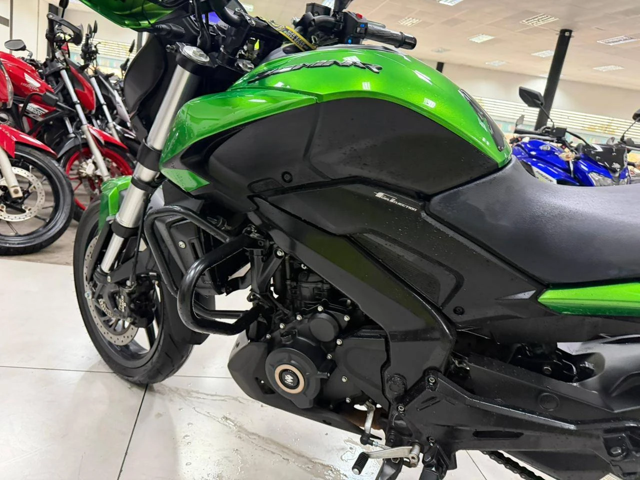 BAJAJ DOMINAR 400
