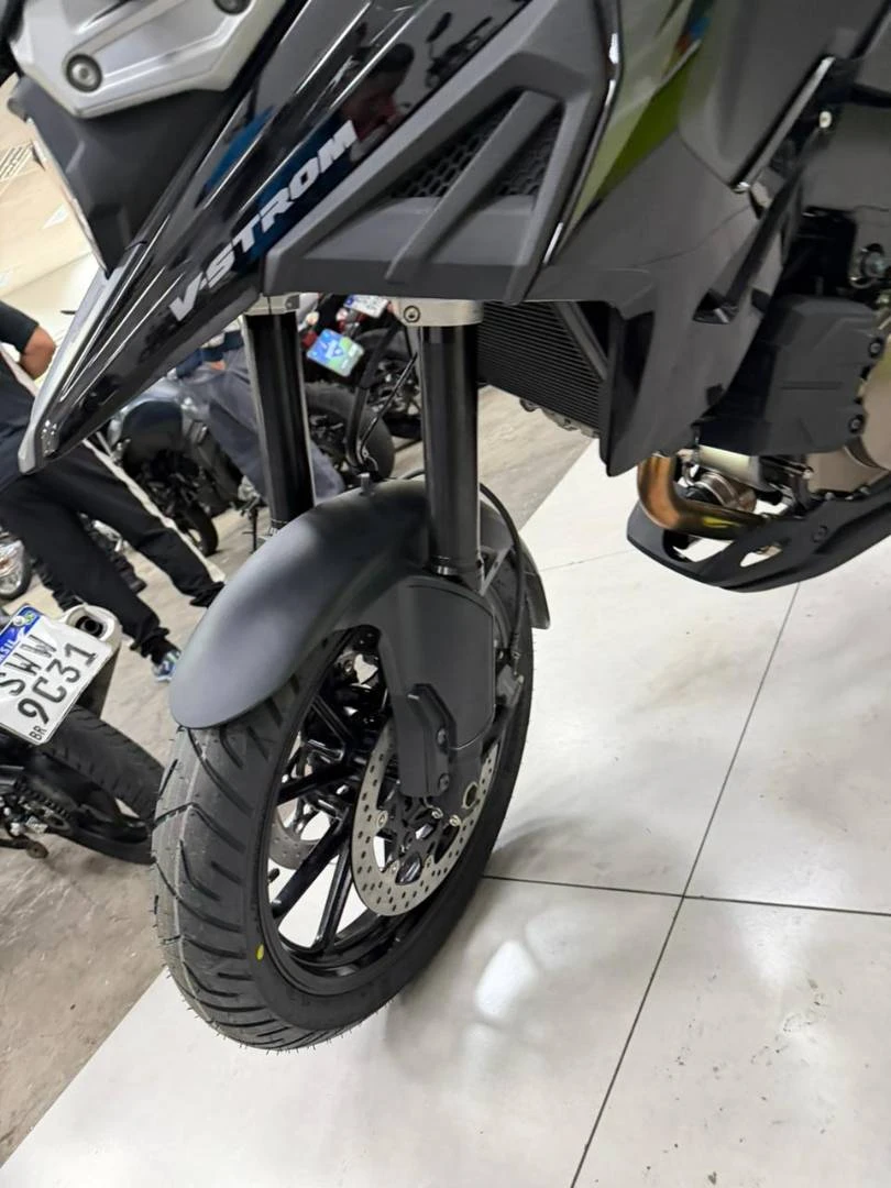 SUZUKI V STROM 1050