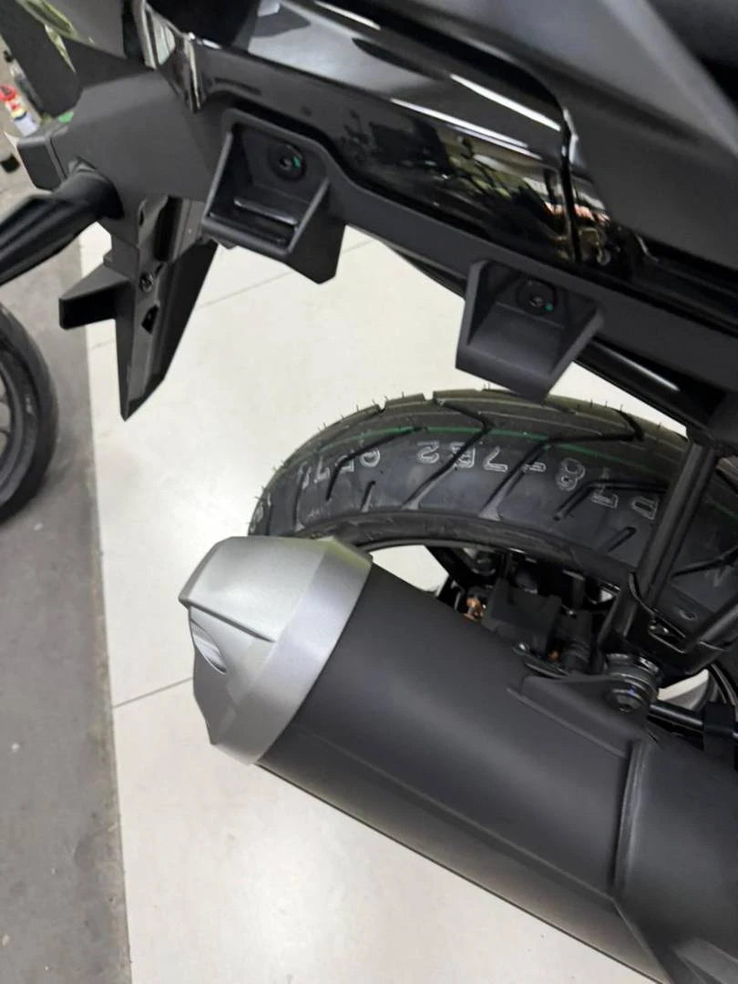 SUZUKI V STROM 1050