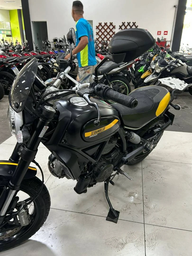 DUCATI SCRAMBLER FULL THROTTLE