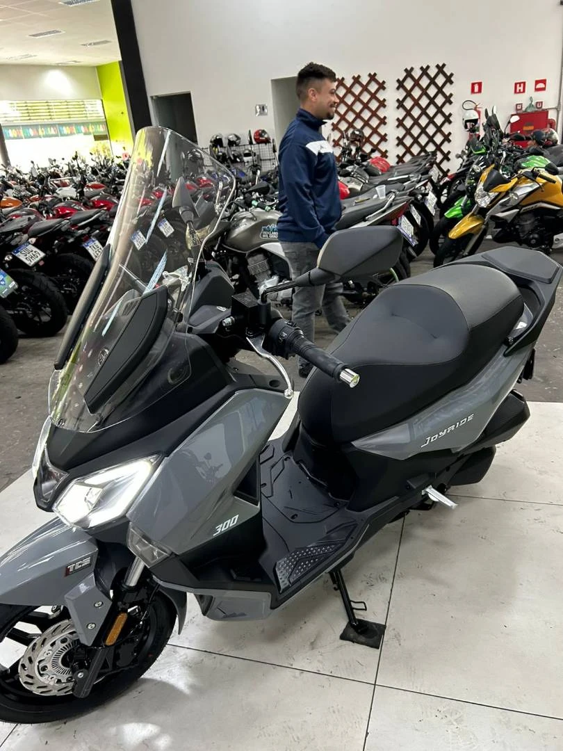 DAFRA CITYCOM 300I CBS