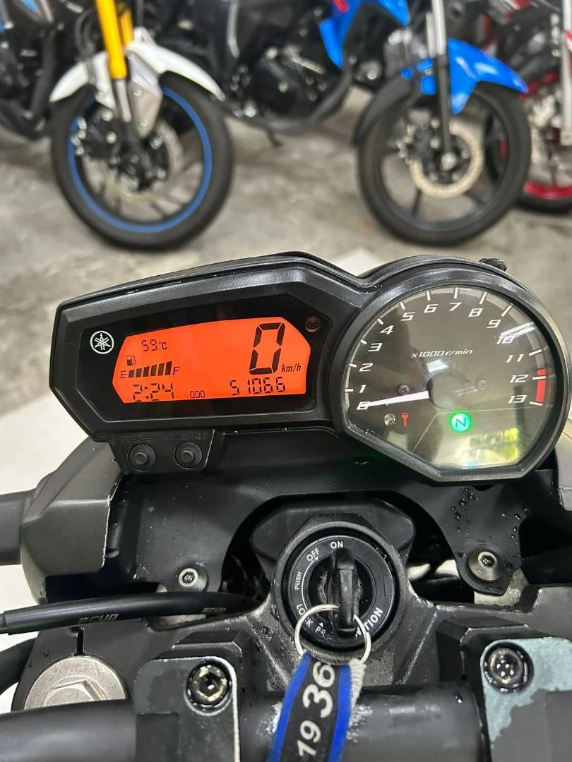 YAMAHA XJ6 N