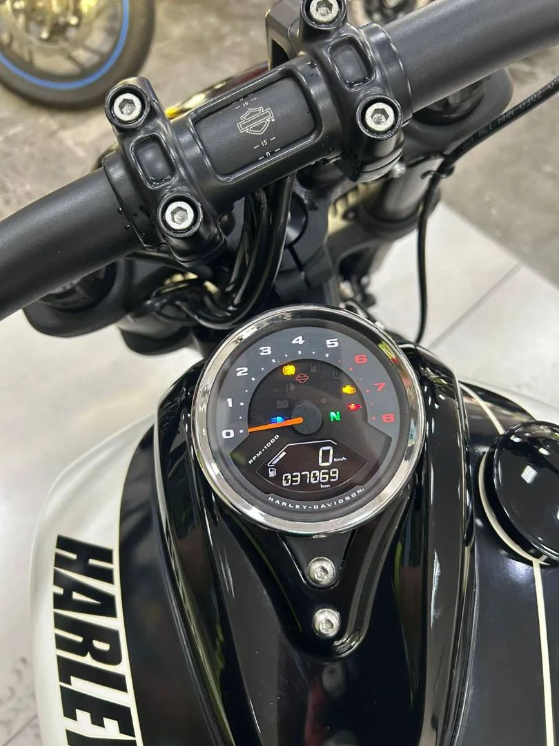 HARLEY-DAVIDSON DYNA FAT BOB 114