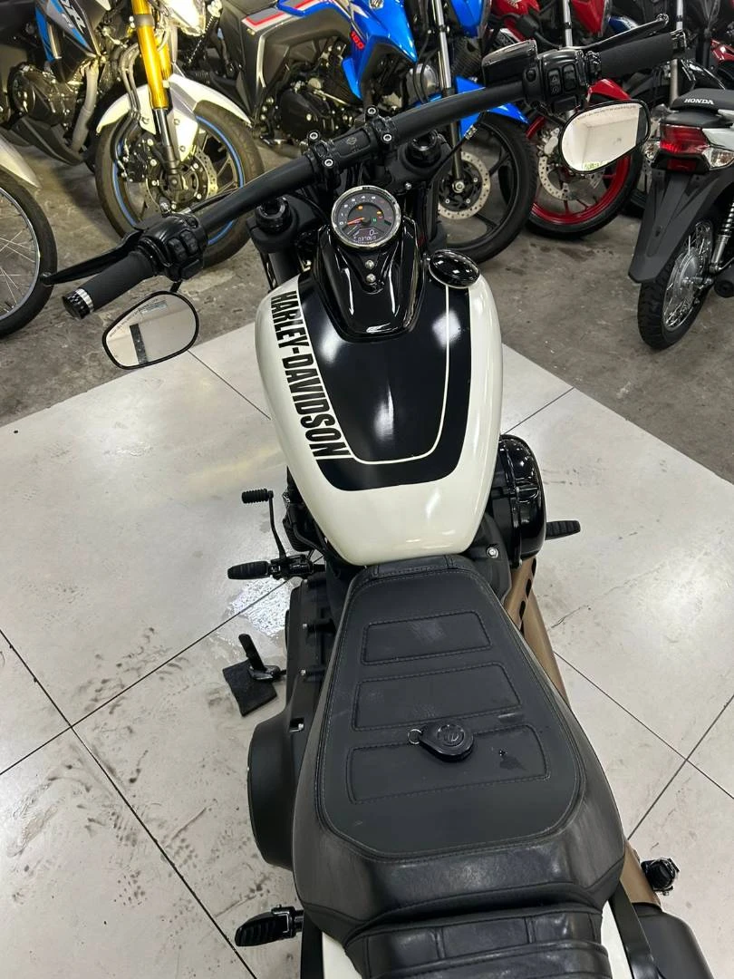 HARLEY-DAVIDSON DYNA FAT BOB 114