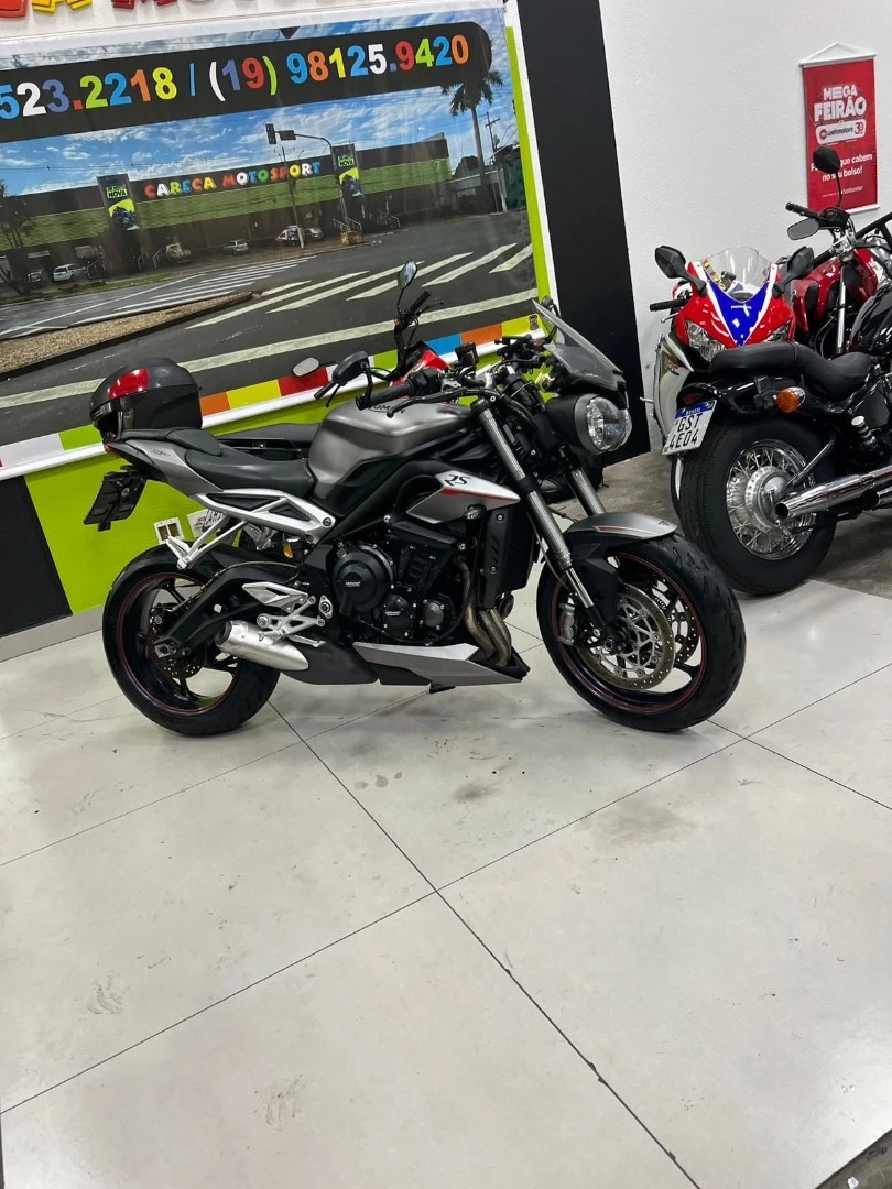 TRIUMPH STREET TRIPLE 765 RS