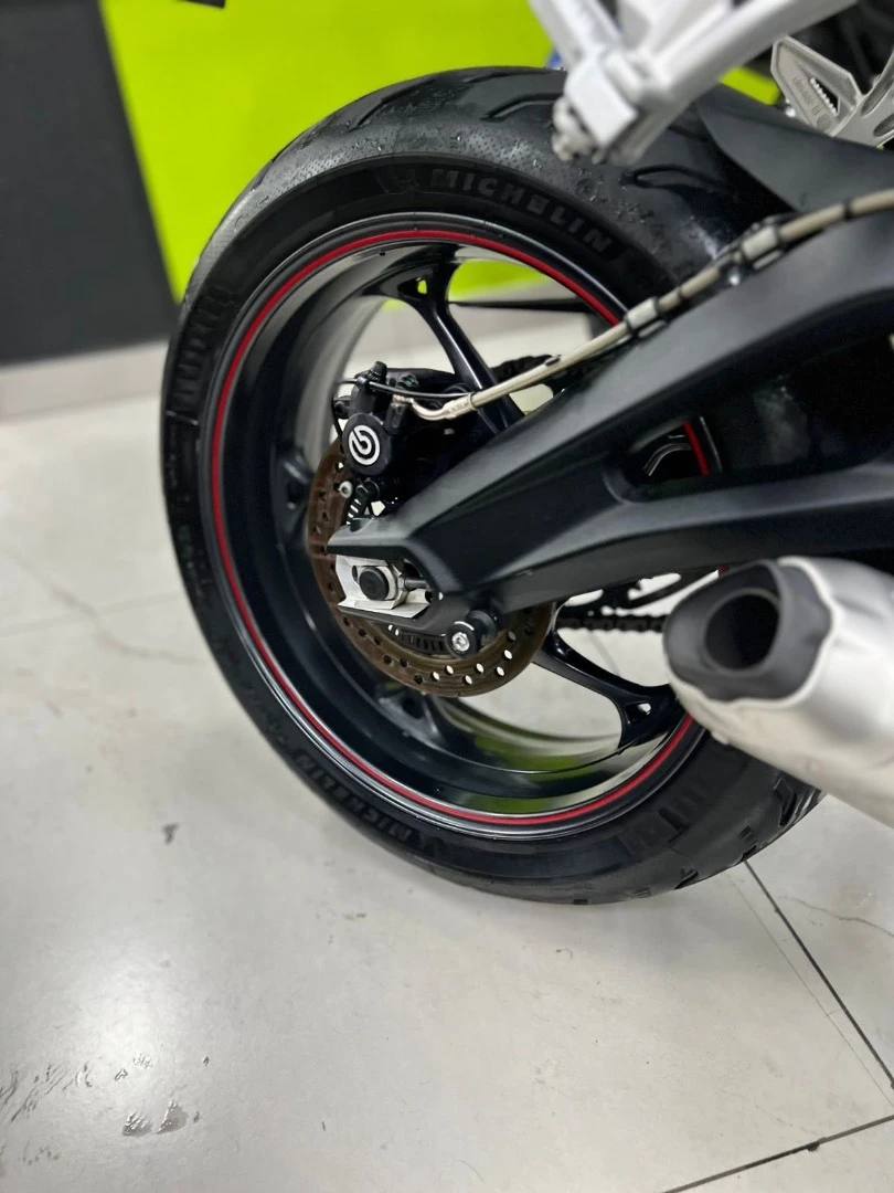 TRIUMPH STREET TRIPLE 765 RS