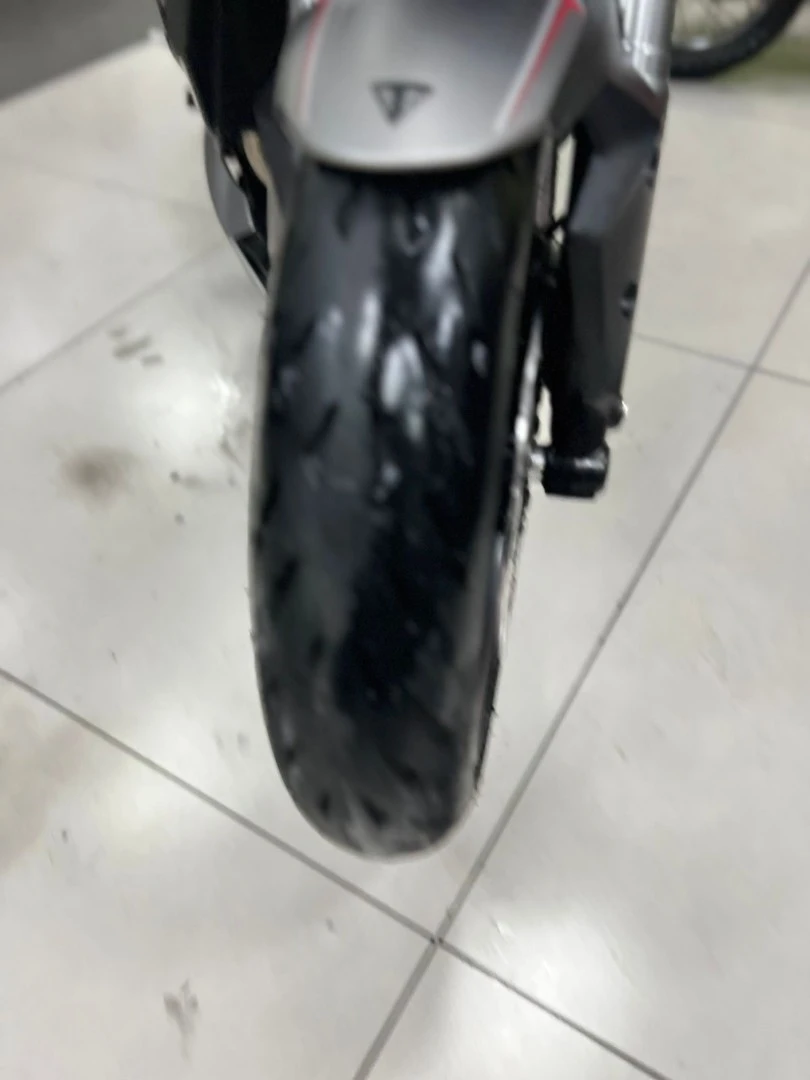 TRIUMPH STREET TRIPLE 765 RS