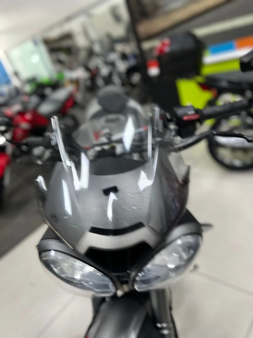 TRIUMPH STREET TRIPLE 765 RS