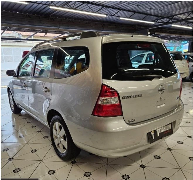 NISSAN GRAND LIVINA