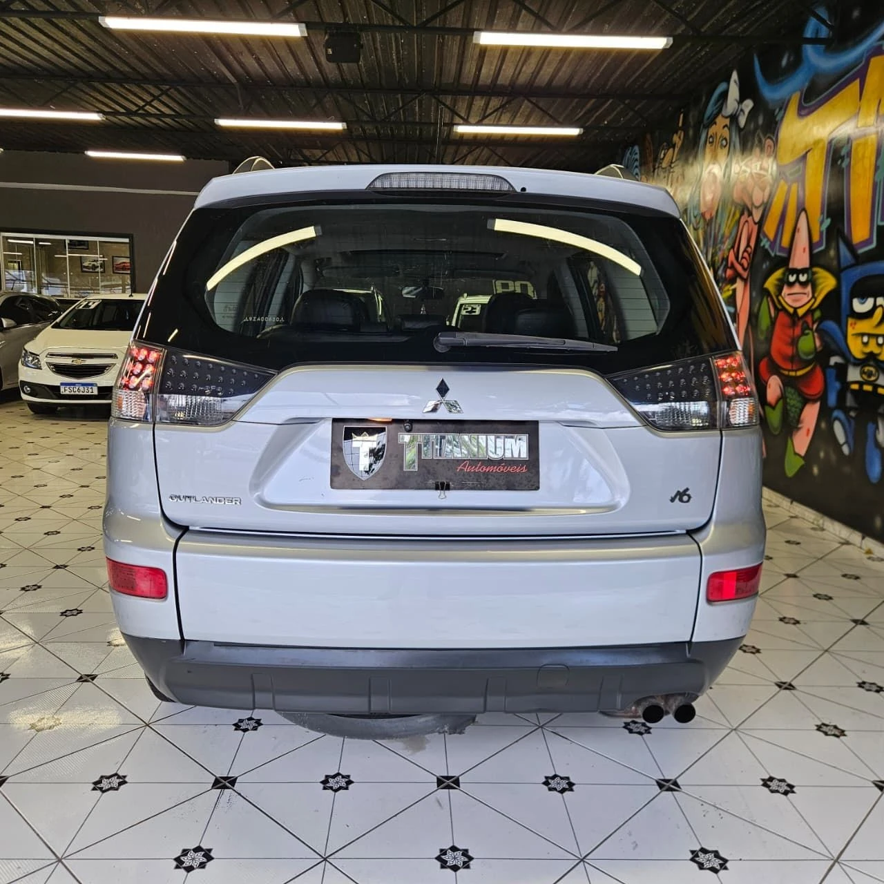 MITSUBISHI OUTLANDER