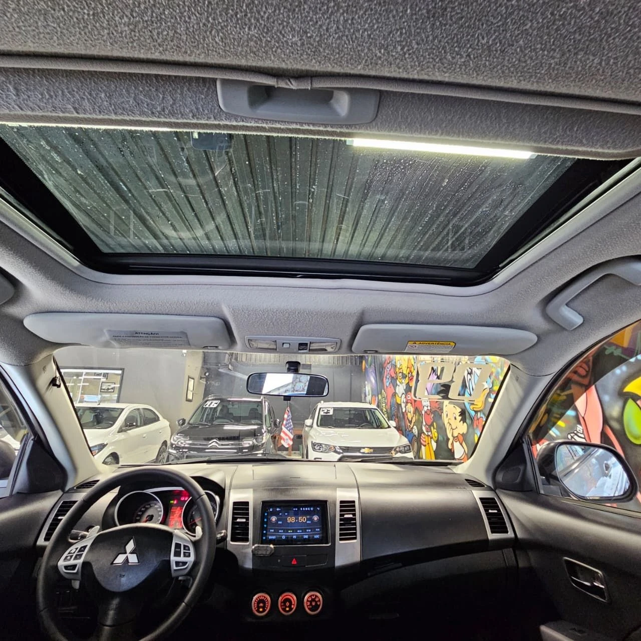 MITSUBISHI OUTLANDER