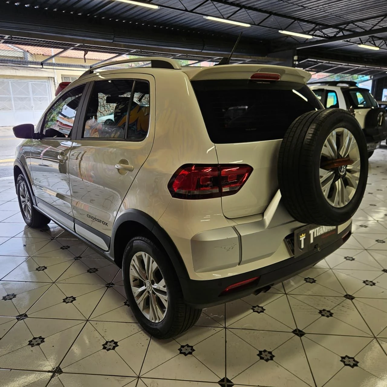 VOLKSWAGEN CROSSFOX
