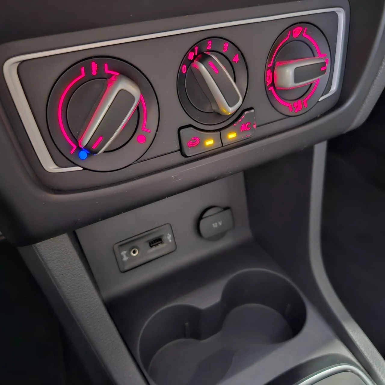 VOLKSWAGEN CROSSFOX