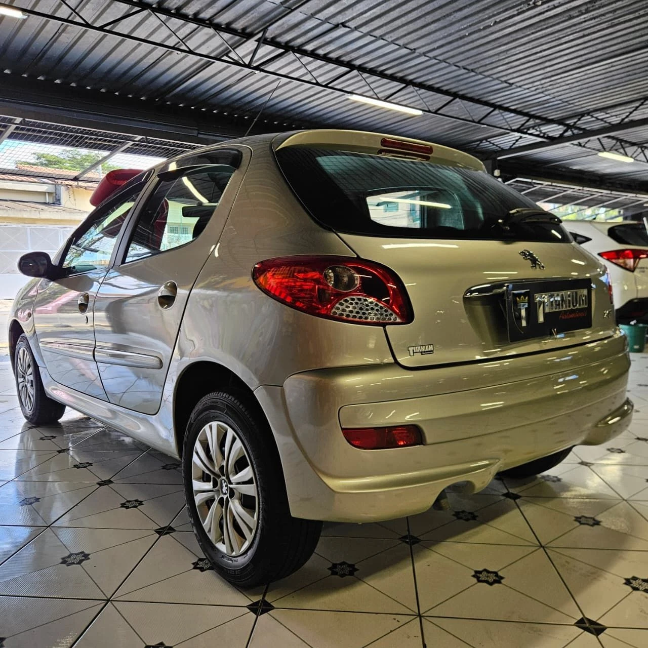 PEUGEOT 207