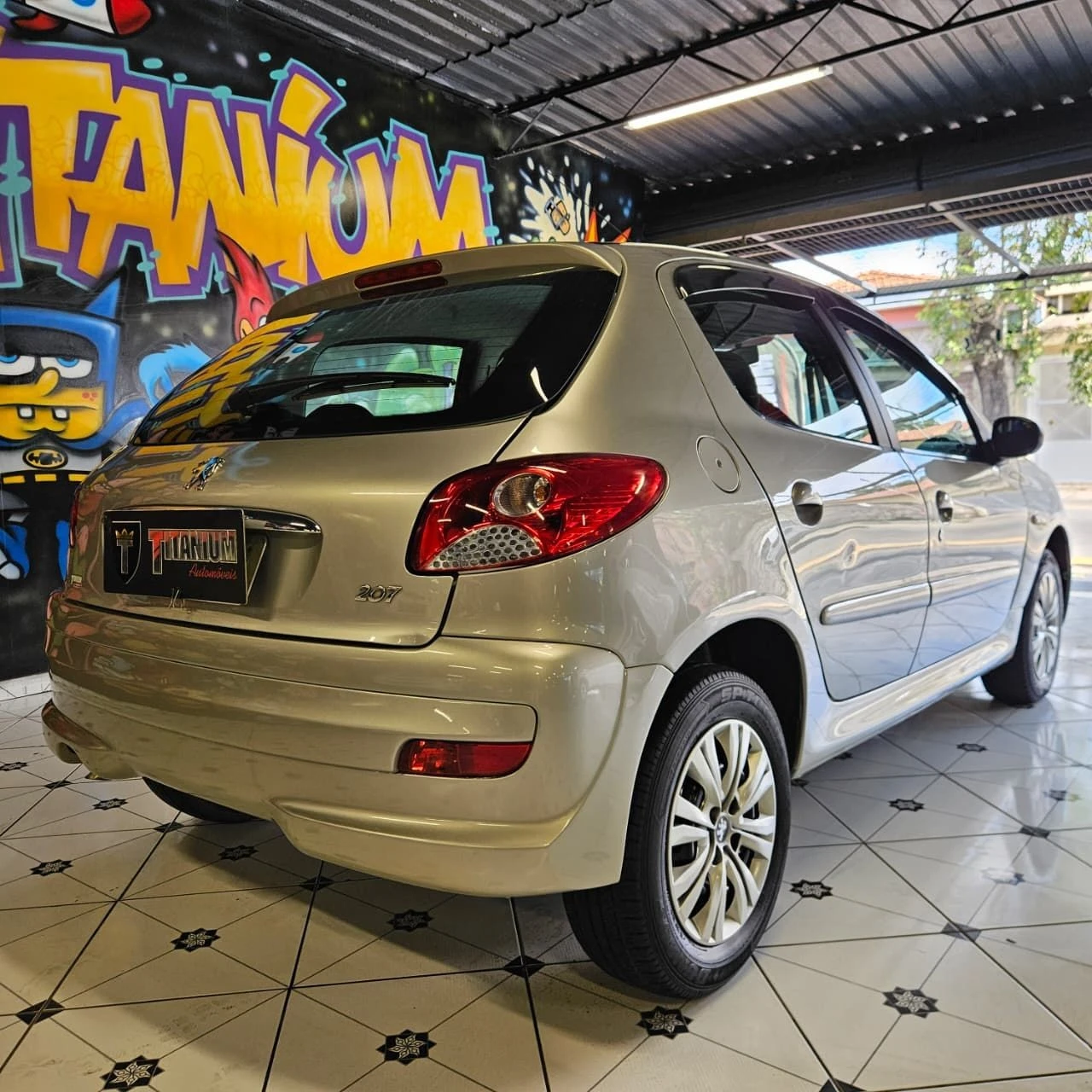 PEUGEOT 207