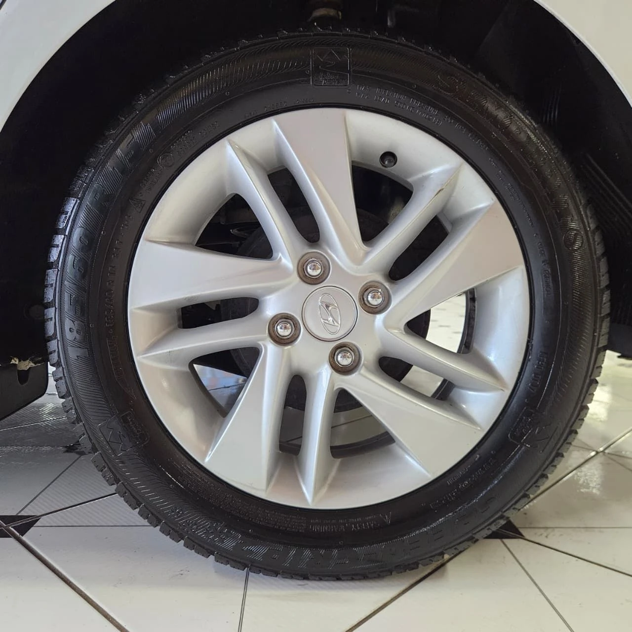 HYUNDAI HB20S