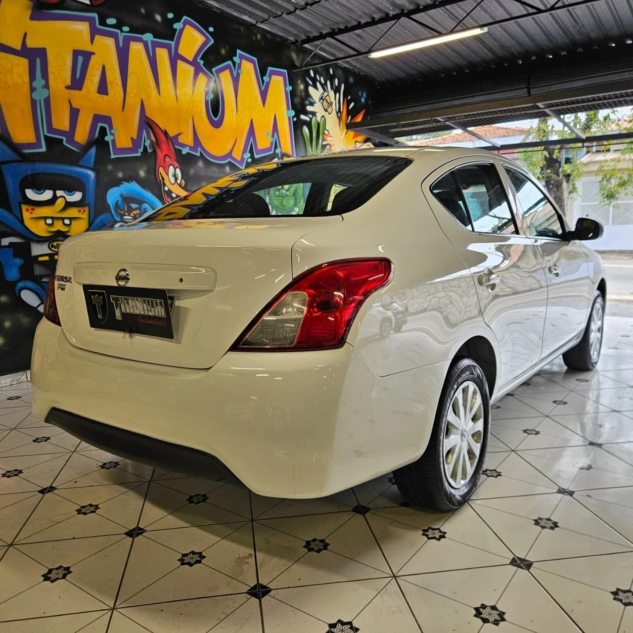 NISSAN VERSA