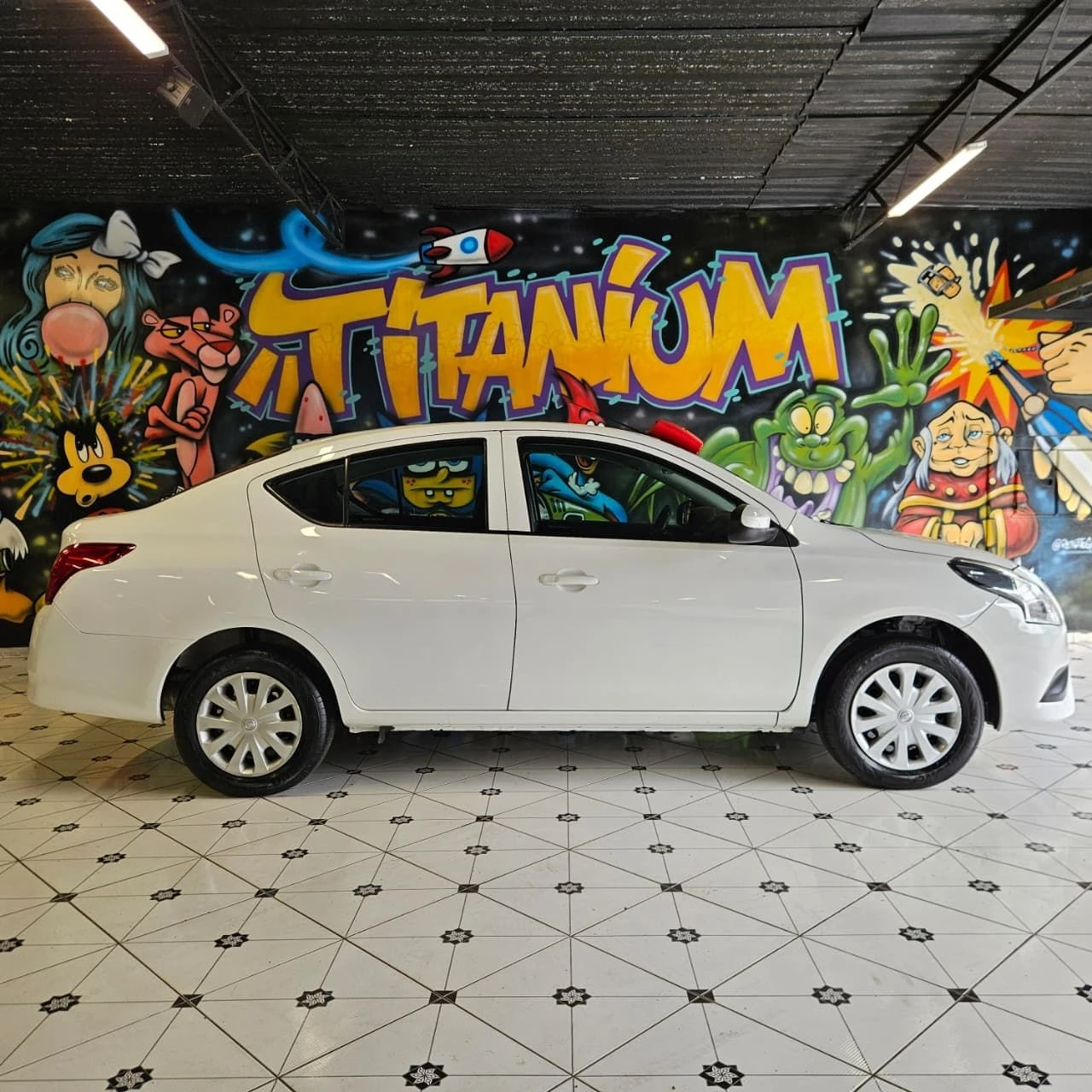 NISSAN VERSA