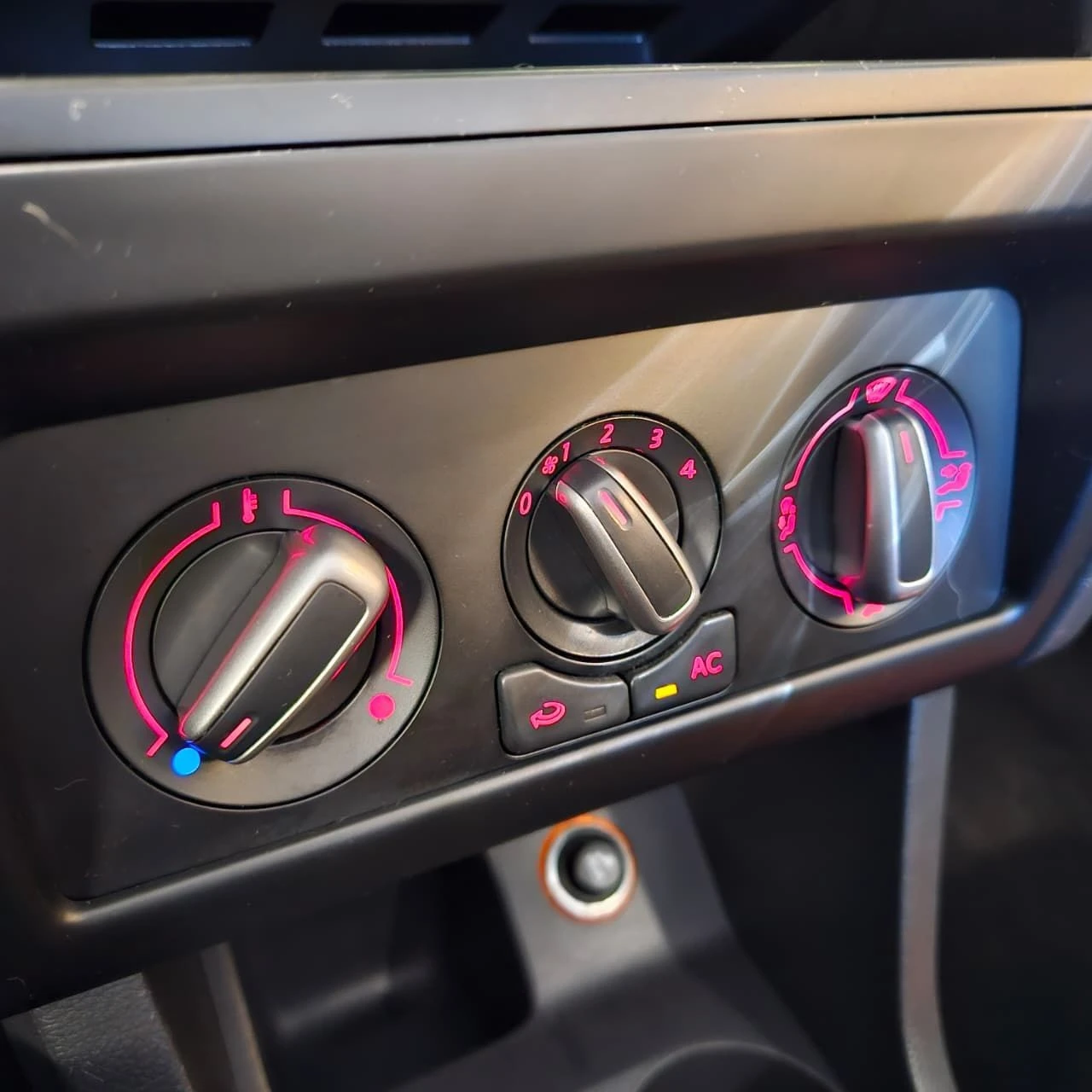 VOLKSWAGEN SPACEFOX