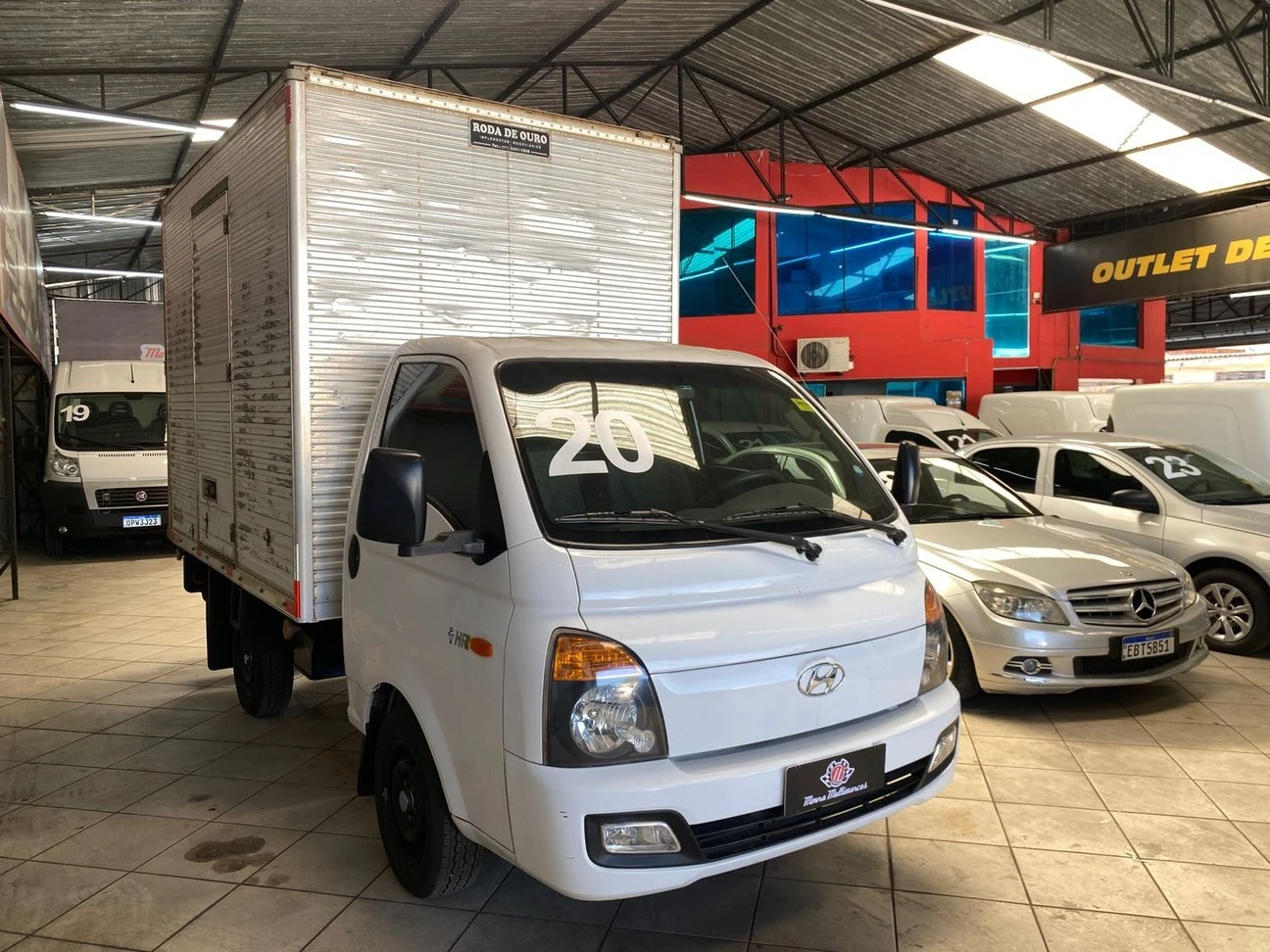 HYUNDAI HR