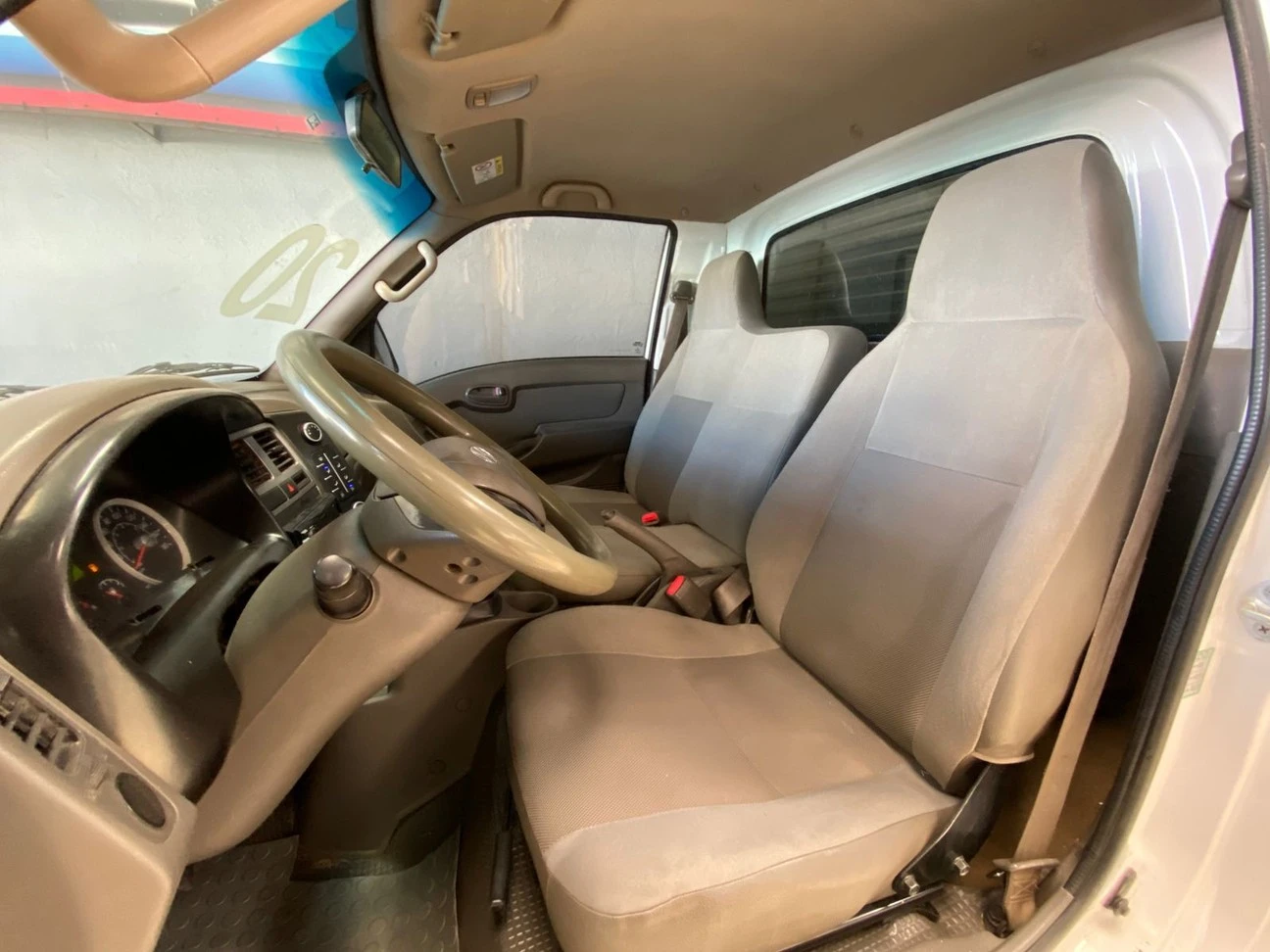 HYUNDAI HR
