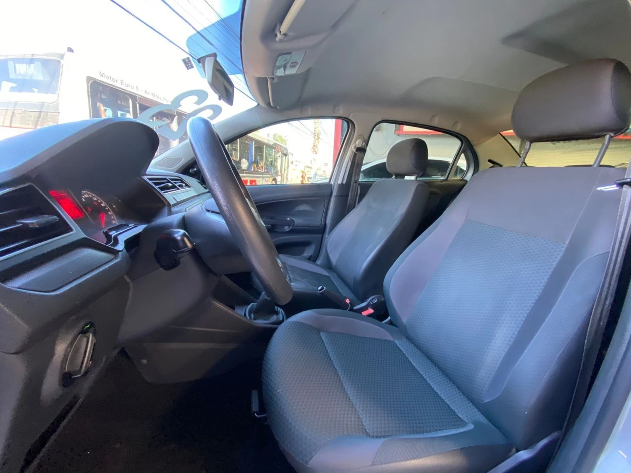 VOLKSWAGEN VOYAGE