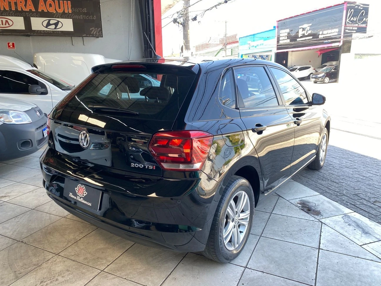 VOLKSWAGEN POLO