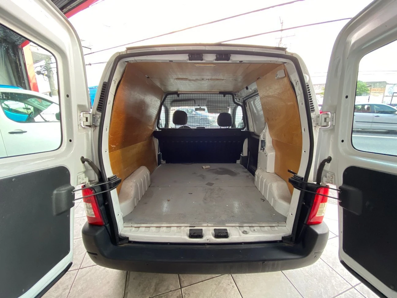 PEUGEOT PARTNER