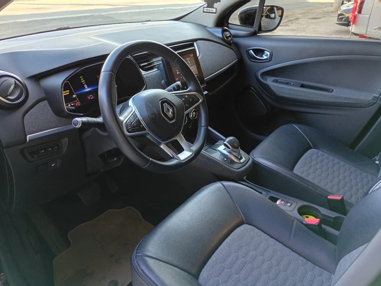 RENAULT ZOE
