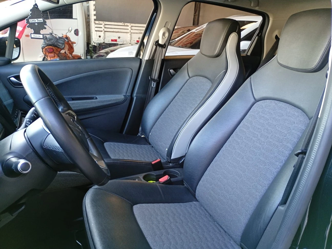 RENAULT ZOE