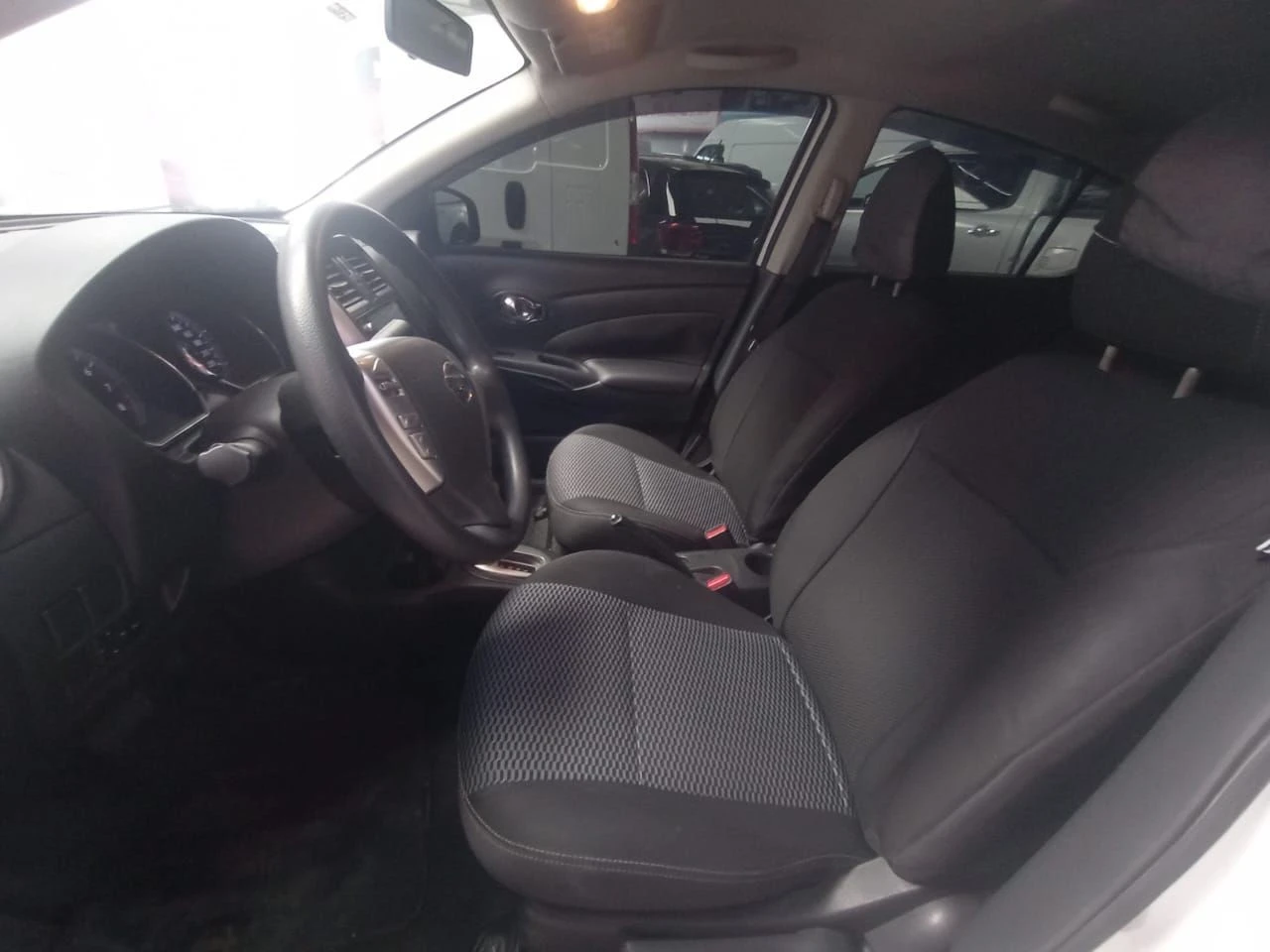 NISSAN VERSA