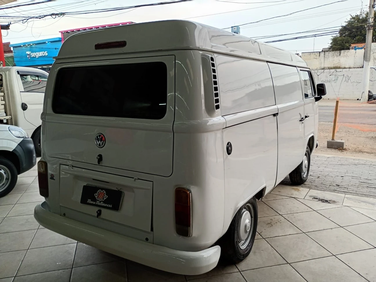 VOLKSWAGEN KOMBI
