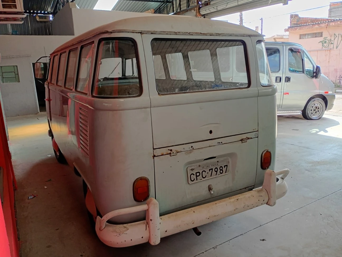 VOLKSWAGEN KOMBI