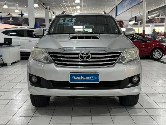TOYOTA HILUX SW4