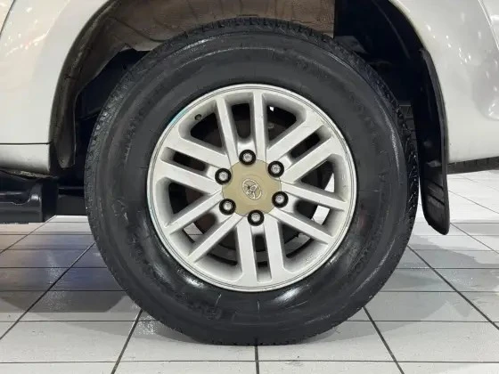 TOYOTA HILUX SW4