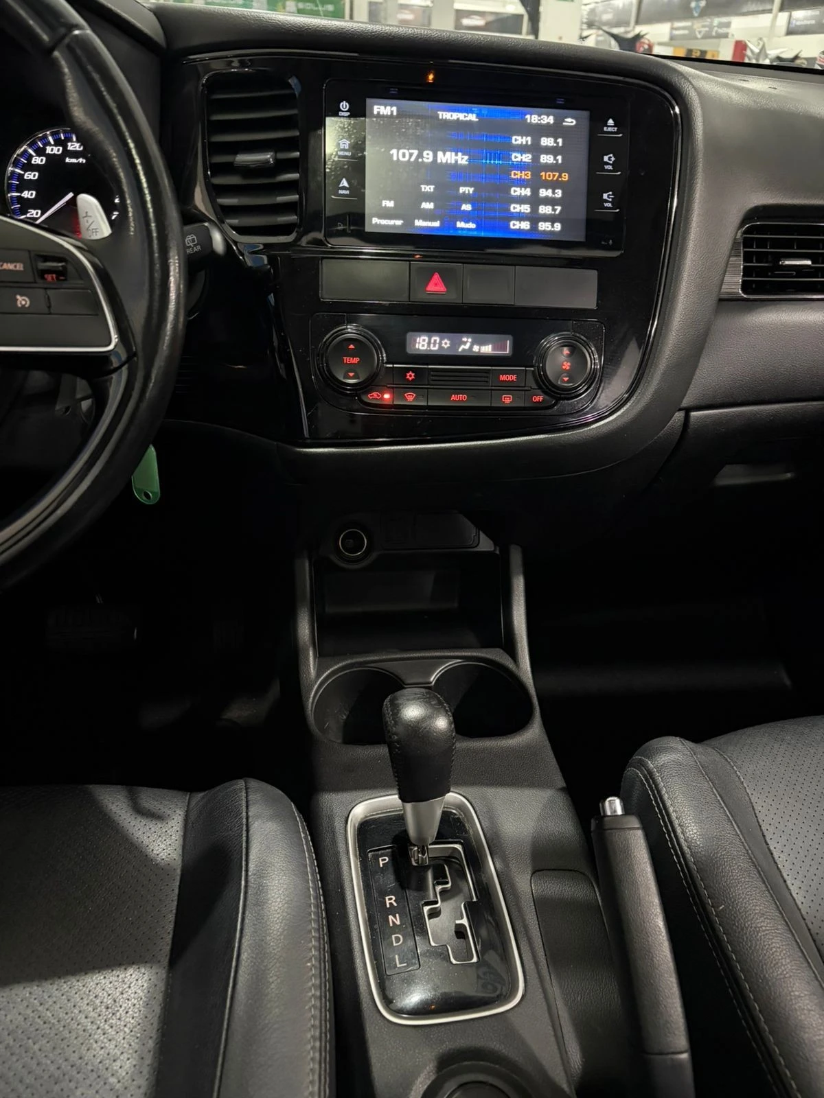 MITSUBISHI OUTLANDER