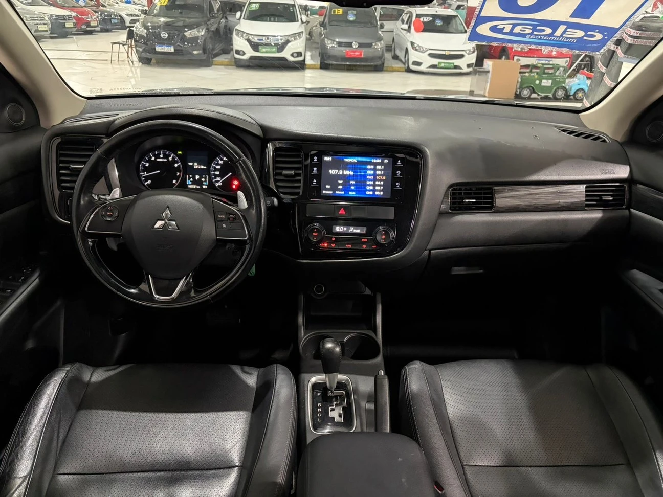 MITSUBISHI OUTLANDER