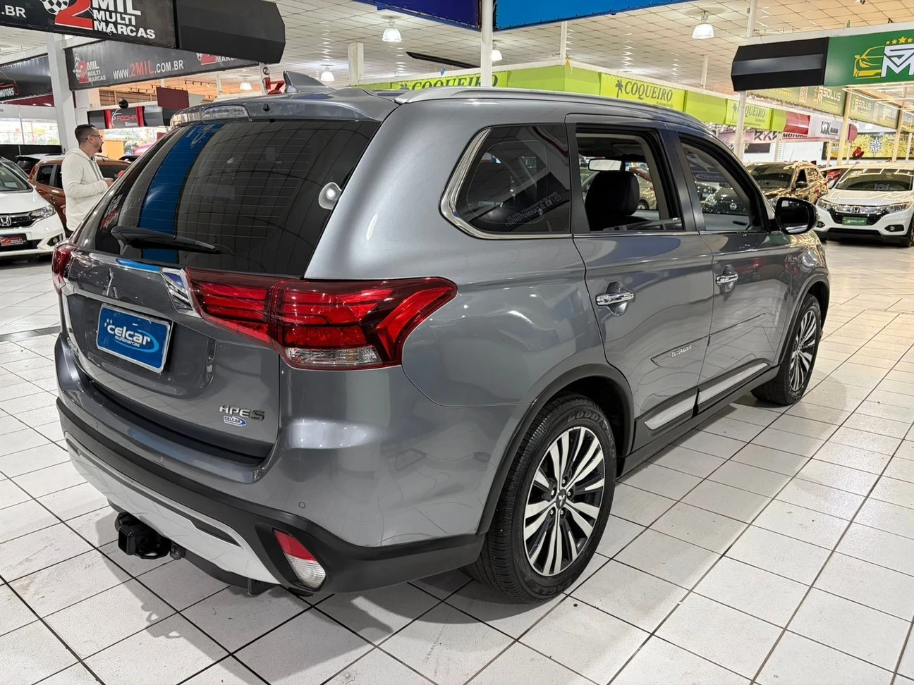 MITSUBISHI OUTLANDER