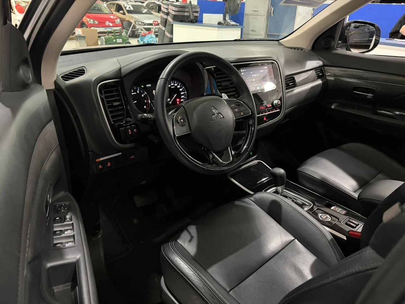 MITSUBISHI OUTLANDER