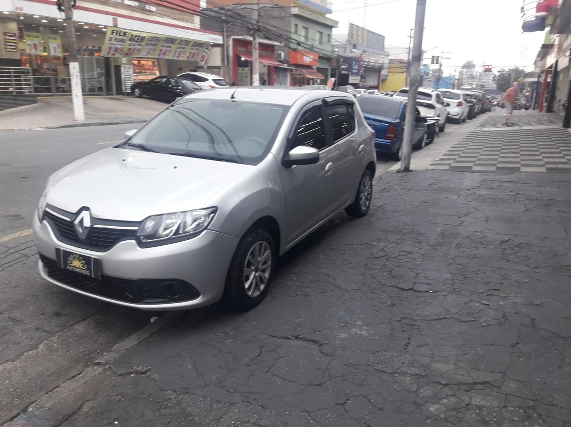 RENAULT SANDERO