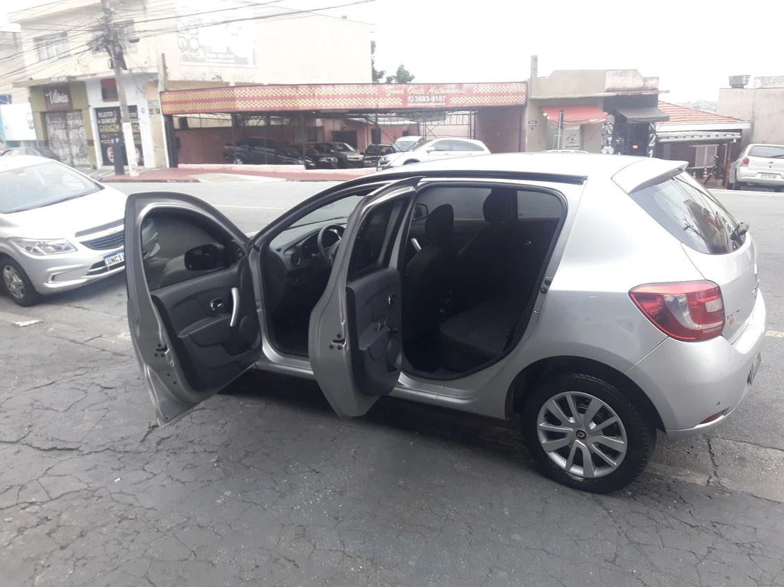 RENAULT SANDERO