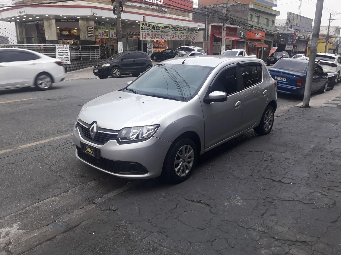 RENAULT SANDERO